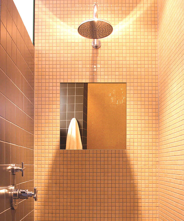 Le miroir de douche électrique sans buée Aqua Mirror vous offrira une nouvelle expérience de rasage et de douche